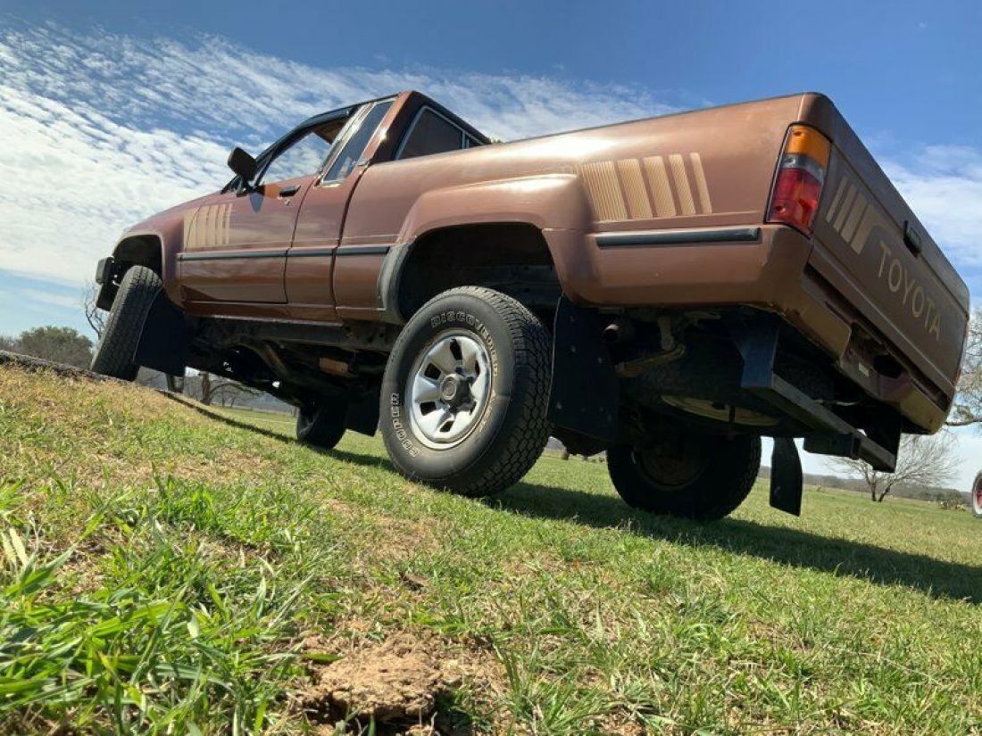 1988 Toyota SR-5 Xtracab 4x4, Clean, PS, PB, A/C - photo 4