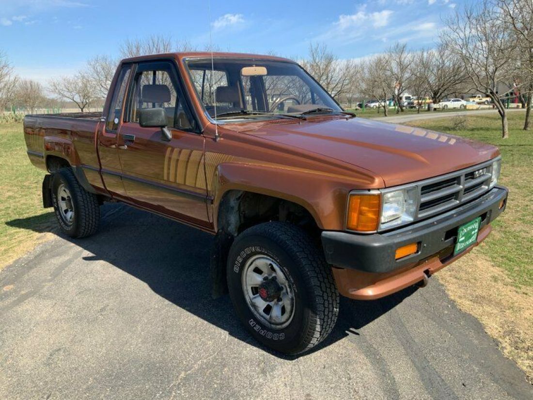 1988 Toyota SR-5 Xtracab 4x4, Clean, PS, PB, A/C - photo 8