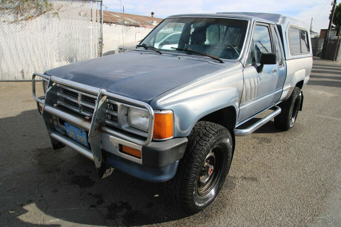 1988 Toyota Pickup SR5 - photo 3