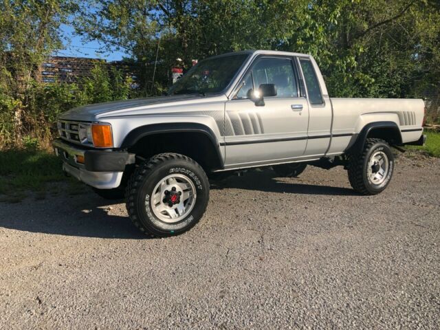 1988 Toyota Pickup SR5 - photo 2