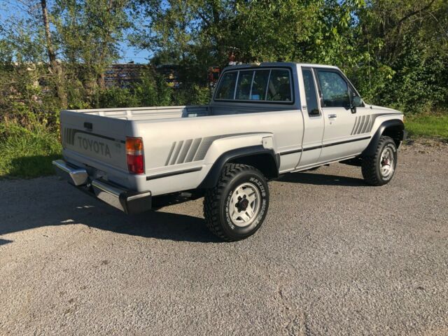 1988 Toyota Pickup SR5 - photo 5