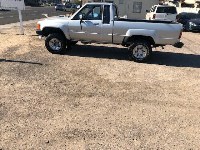 1988 Toyota Pickup Extra cab SR5
