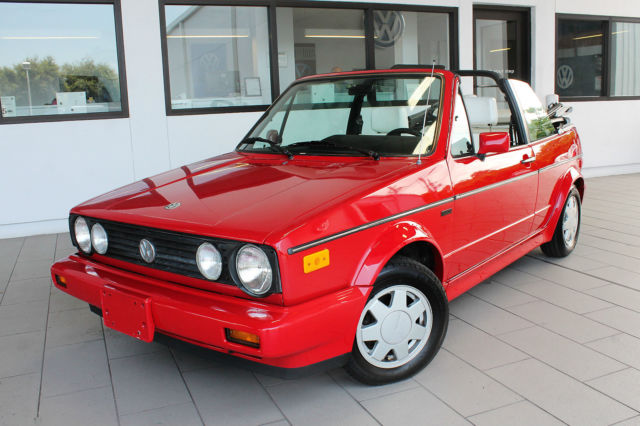 1988 Volkswagen Cabriolet Karmann Convertible 2-Door 1.8L 1988 Volkswagen Cabrio