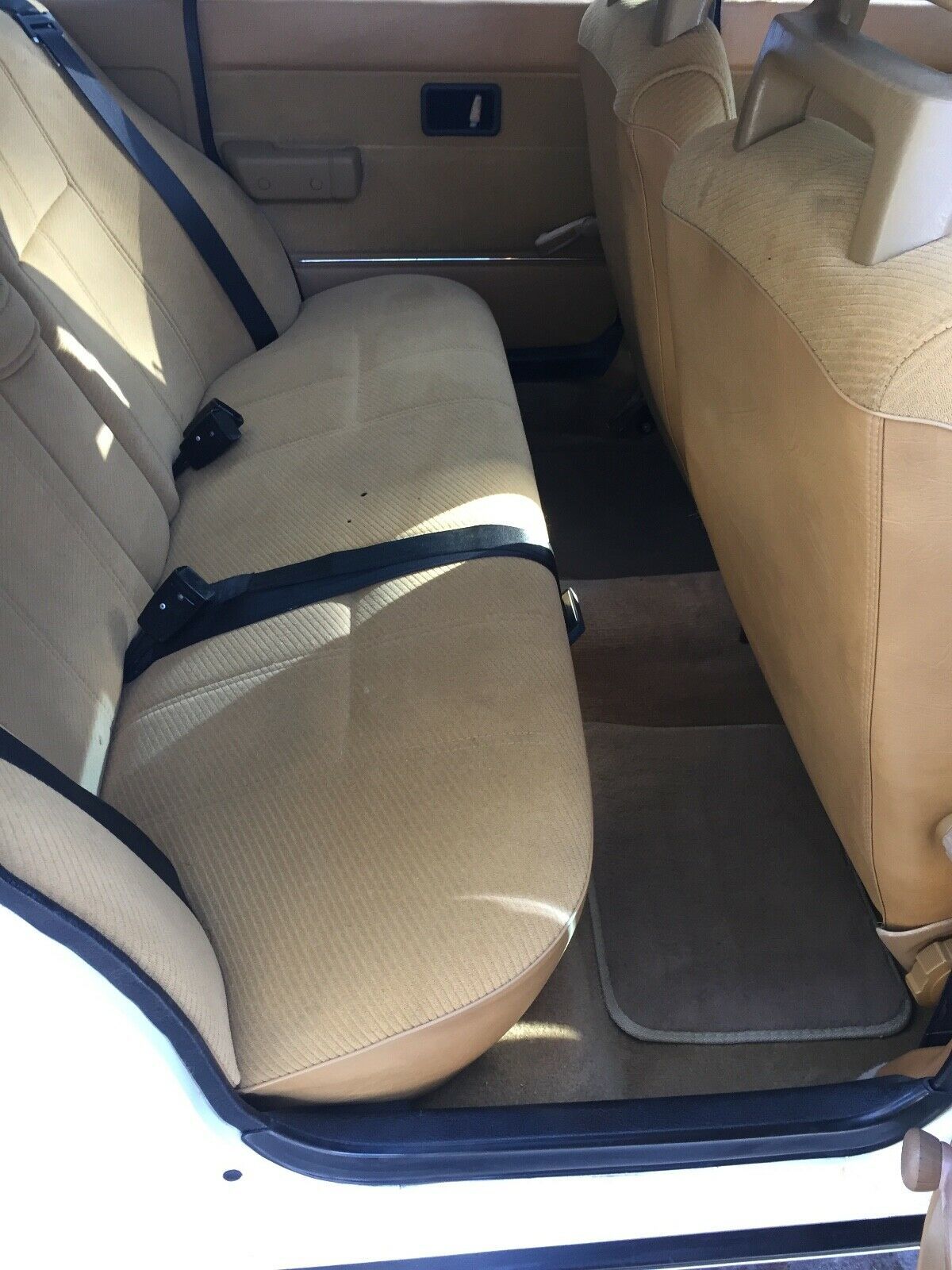 1988 Volvo 240 - photo 11