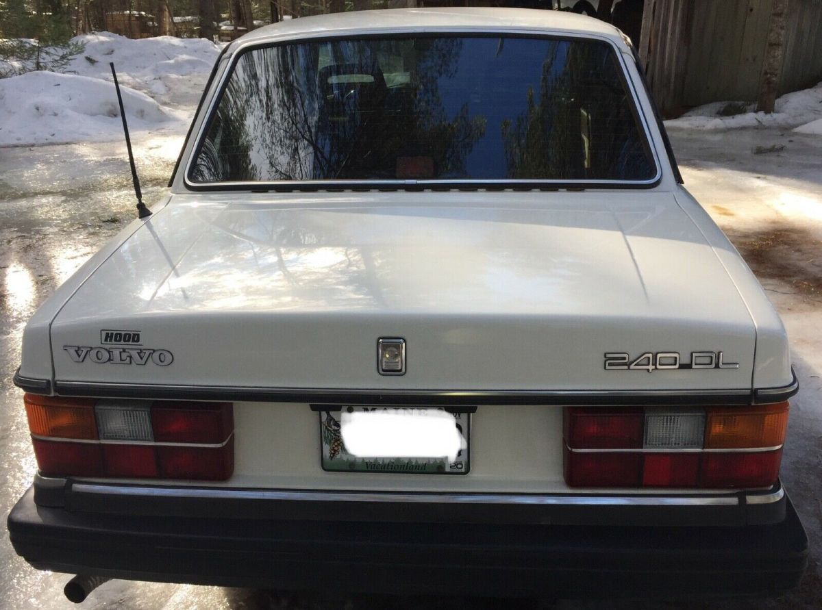 1988 Volvo 240 - photo 7