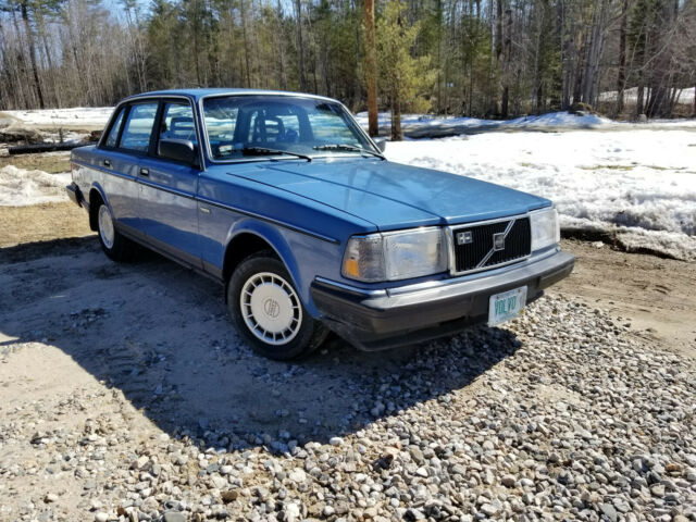 1988 Volvo 240 DL Sedan Blue 1988 Volvo 240