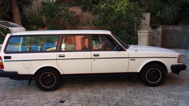 1988 Volvo 240 DL Station Wagon 149,016 Miles Manual Transmission No Reserve 1988 Volvo 240