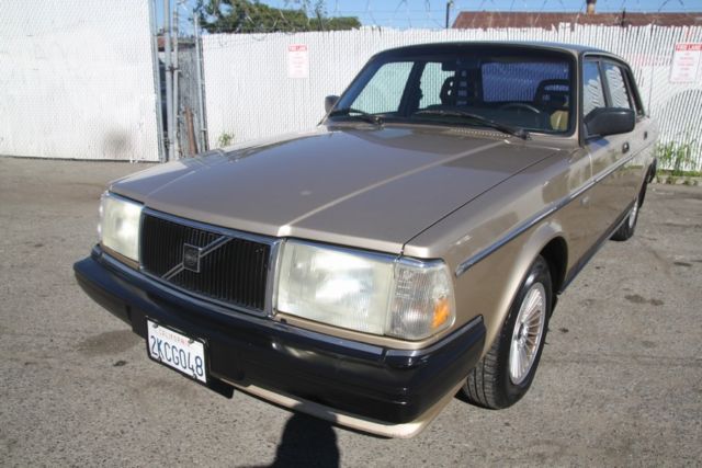 1988 Volvo 240 GL Automatic 4 Cylinder NO RESERVE 1988 Volvo 240 GL