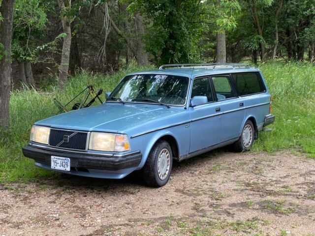 1988 Volvo 240 Wagon Blue RWD Automatic DL 1988 Volvo 240 DL