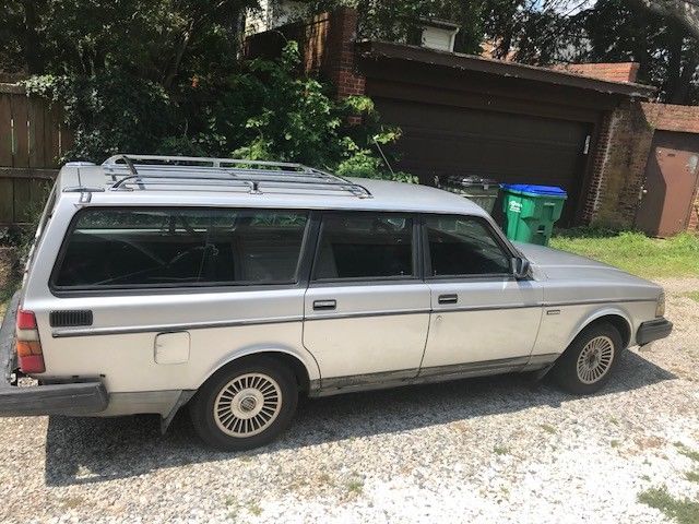 1988 VOLVO 240 WAGON- Only 198K- NO RESERVE 1988 Volvo 240