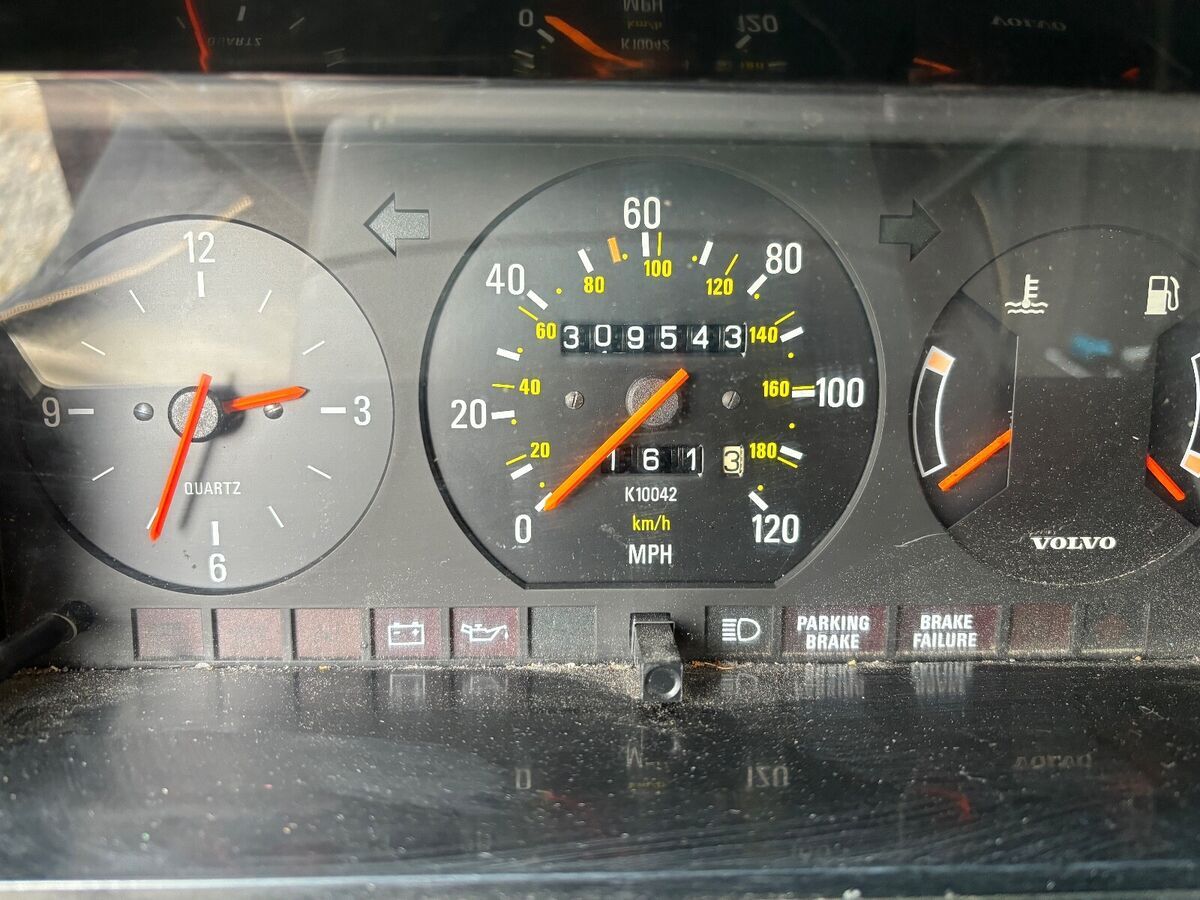 1988 Volvo 240 - photo 11