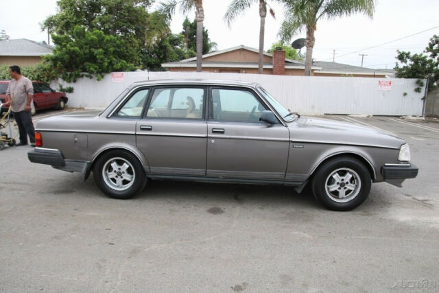 1988 Volvo 240 DL - photo 6