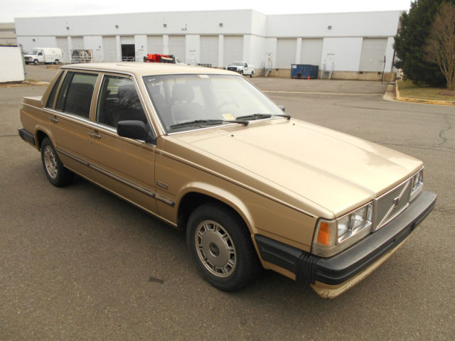 1988 Volvo 740 GLE Sedan 4-Door - photo 4
