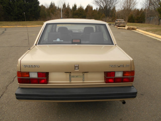 1988 Volvo 740 GLE Sedan 4-Door - photo 7