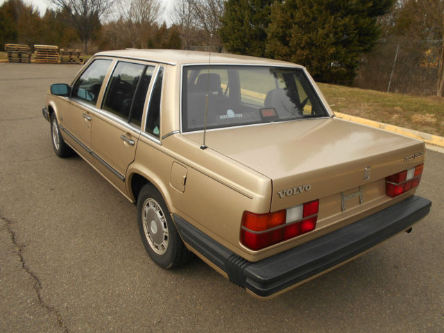 1988 Volvo 740 GLE Sedan 4-Door - photo 8