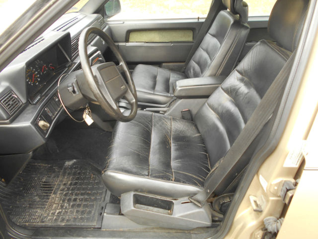 1988 Volvo 740 GLE Sedan 4-Door - photo 9