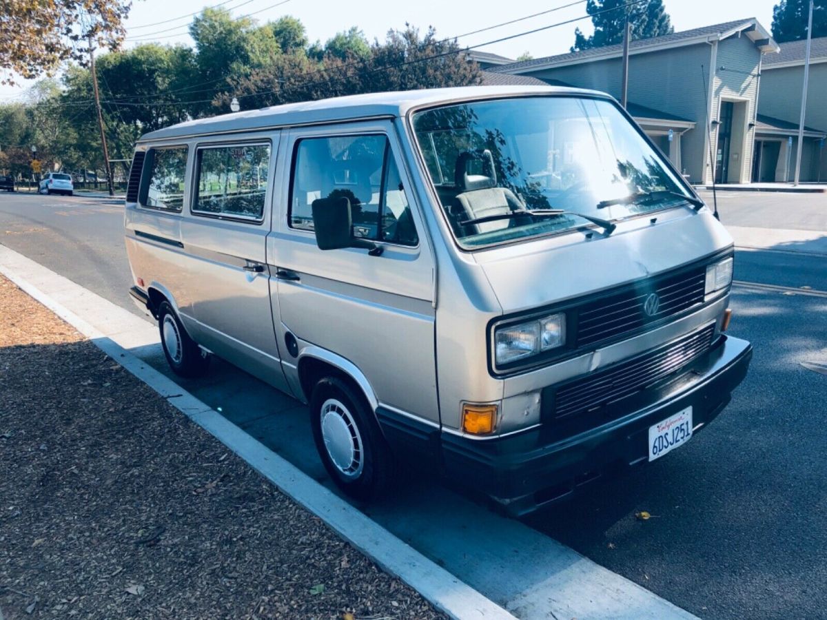 1988 VW bus/ Vanagon. 1988 Volkswagen Bus/Vanagon