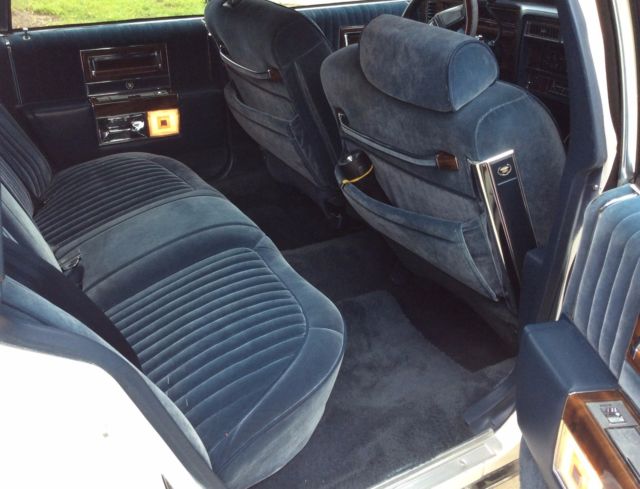 1988 Cadillac Brougham - photo 10