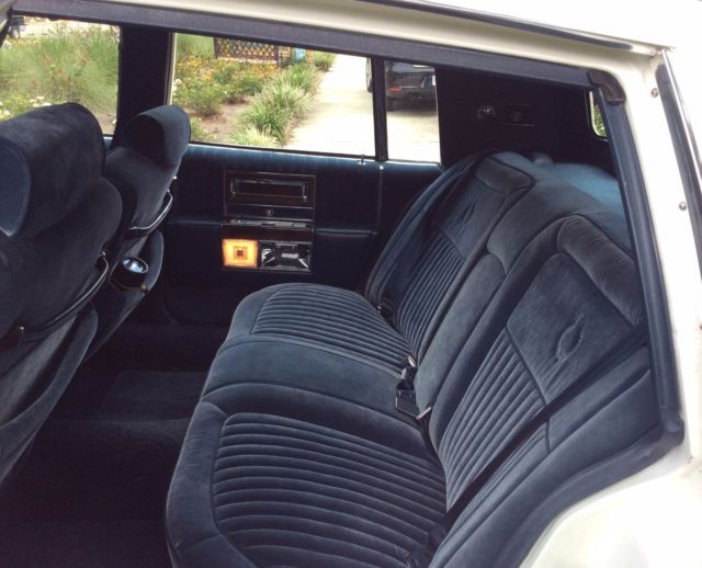 1988 Cadillac Brougham - photo 13