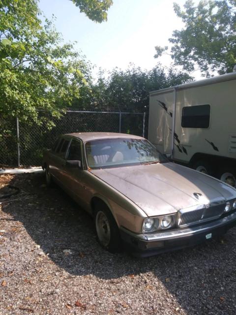 1988 Jaguar XJ6 - photo 2