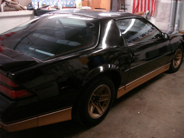 1988 Chevrolet Camaro Iroc-Z Coupe 2-Door - photo 10