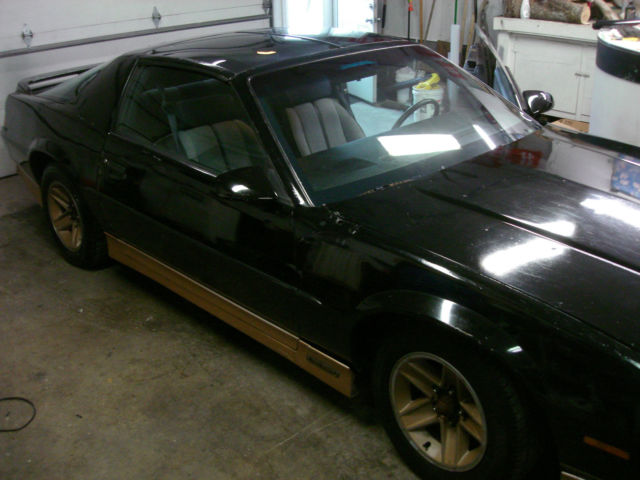 1988 Chevrolet Camaro Iroc-Z Coupe 2-Door - photo 2
