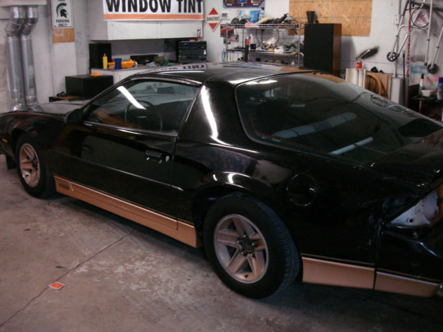 1988 Chevrolet Camaro Iroc-Z Coupe 2-Door - photo 4