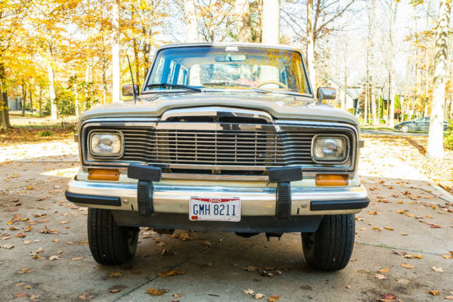 1984 Jeep Wagoneer 4-door - photo 2