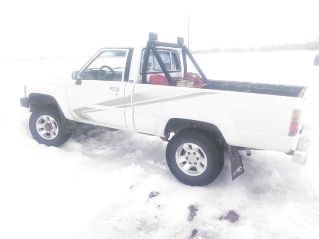1988 Toyota SR5 White - photo 2