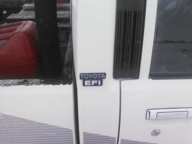 1988 Toyota SR5 White - photo 6