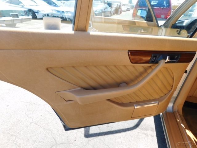 1989 Mercedes-Benz 400-Series 4 Dr - photo 11