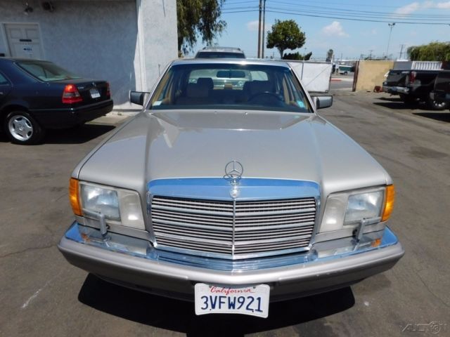 1989 Mercedes-Benz 400-Series 4 Dr - photo 2