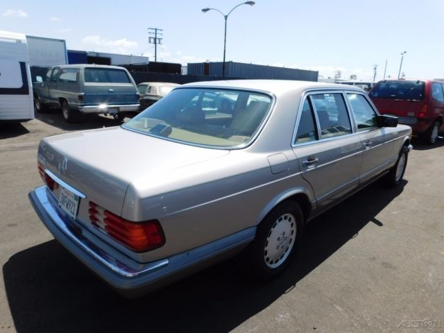 1989 Mercedes-Benz 400-Series 4 Dr - photo 4