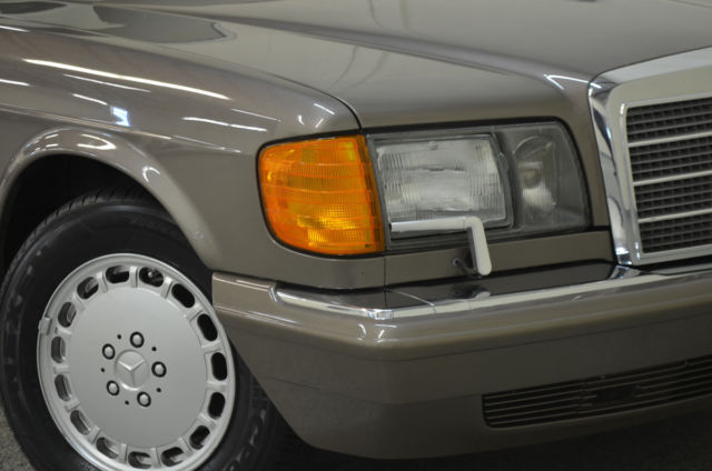 1989 Mercedes-Benz 400-Series - photo 4