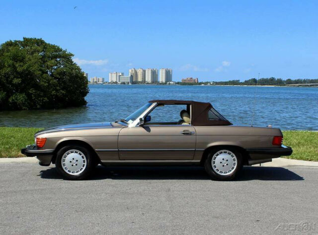 1989 Mercedes-Benz 500-Series 560 SL 2dr Convertible - photo 2
