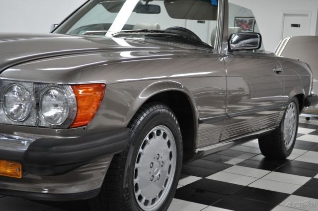 1989 Mercedes-Benz SL-Class 560SL - ONLY 23K MILES - GREAT INVESTMENT - photo 10
