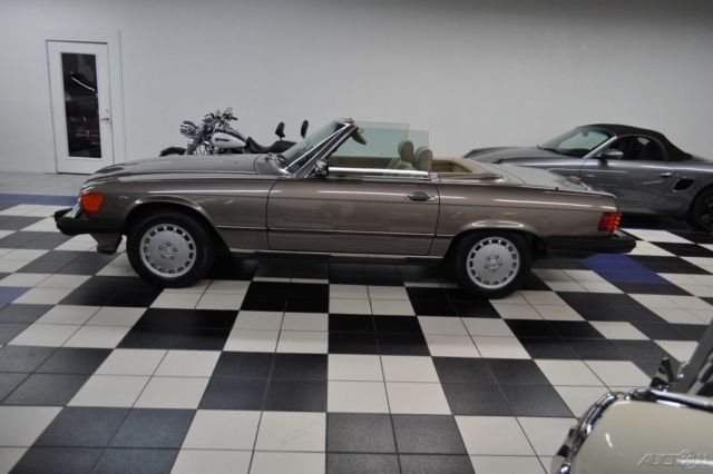 1989 Mercedes-Benz SL-Class 560SL - ONLY 23K MILES - GREAT INVESTMENT - photo 11