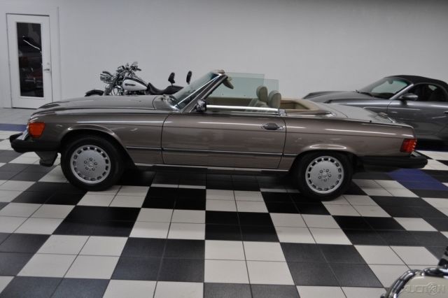 1989 Mercedes-Benz SL-Class 560SL - ONLY 23K MILES - GREAT INVESTMENT - photo 12