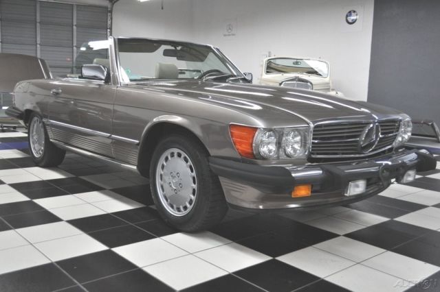 1989 Mercedes-Benz SL-Class 560SL - ONLY 23K MILES - GREAT INVESTMENT - photo 2