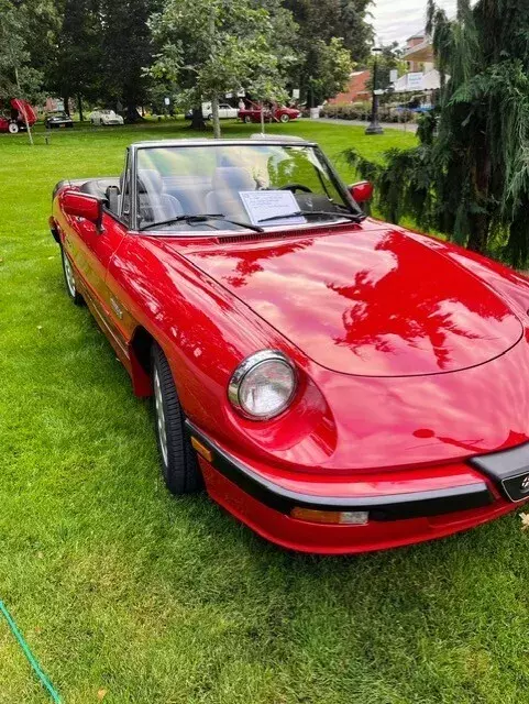 1989 Alfa Romeo Spider Quadrifoglio with both hard and soft tops 1989 Alfa Romeo Spider Quadrifoglio