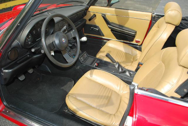 1989 Alfa Romeo Spider 2dr Coupe Graduate - photo 12