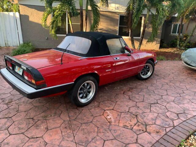 1989 Alfa Spider Romeo Red/Tan Graduate 46k miles 1989 Alfa Romeo Spider