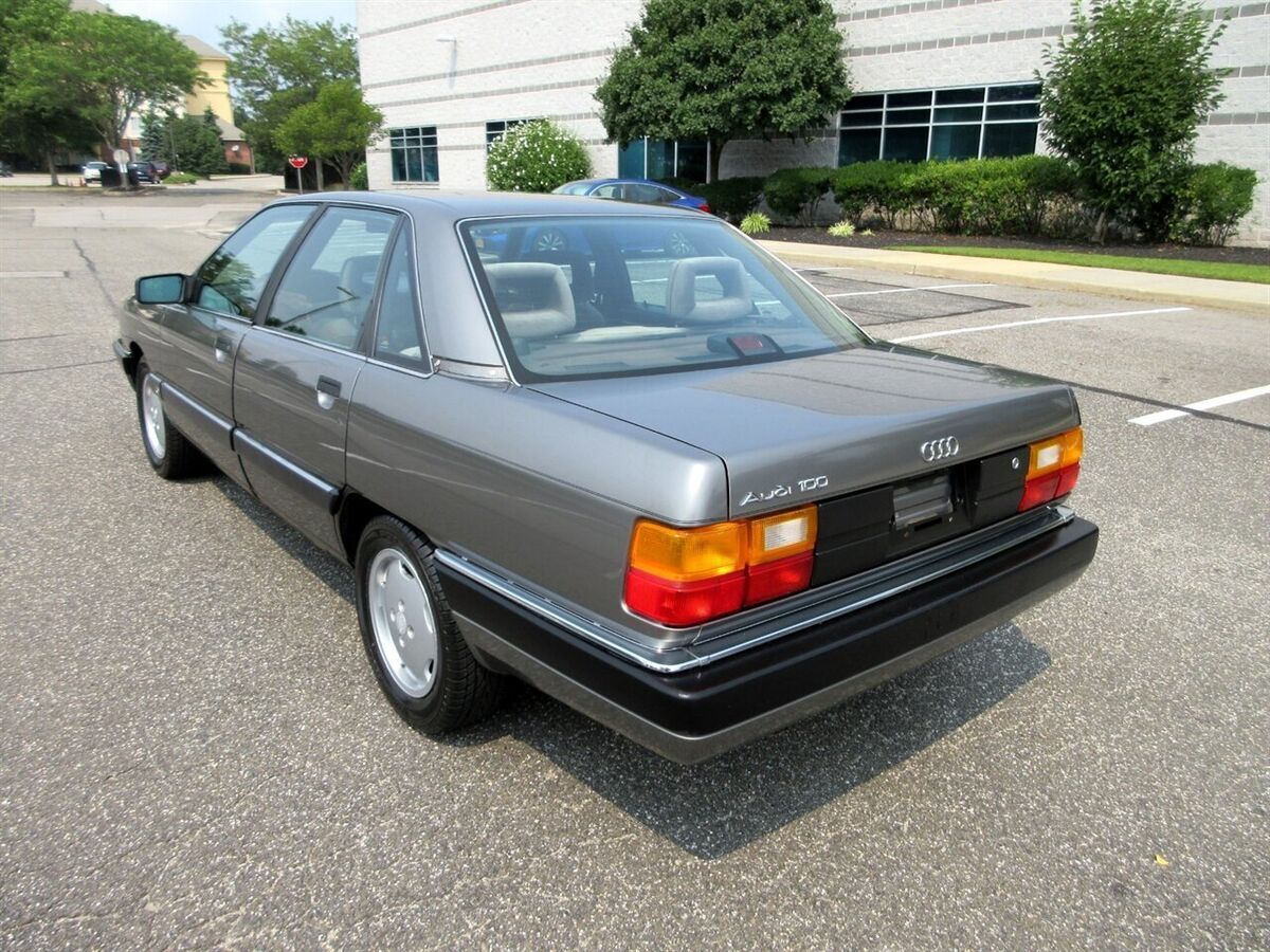 1989 100 Sedan - photo 11