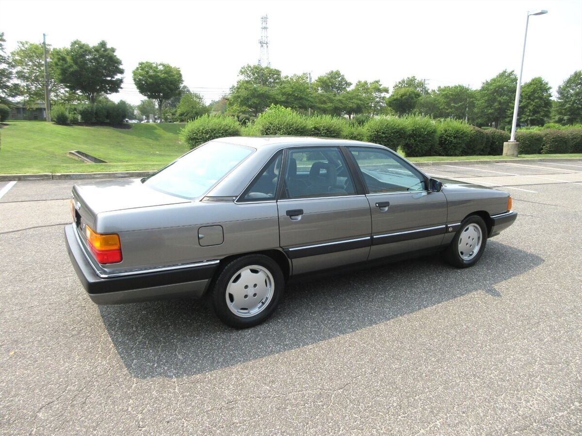 1989 100 Sedan - photo 12