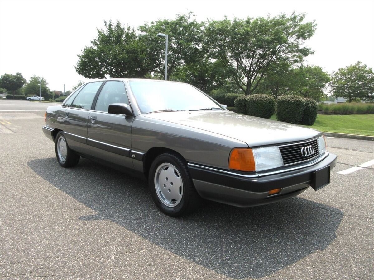 1989 100 Sedan - photo 6
