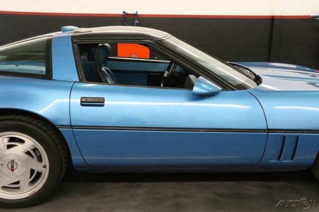 1989 Chevrolet Corvette Base 2dr Hatchback - photo 12