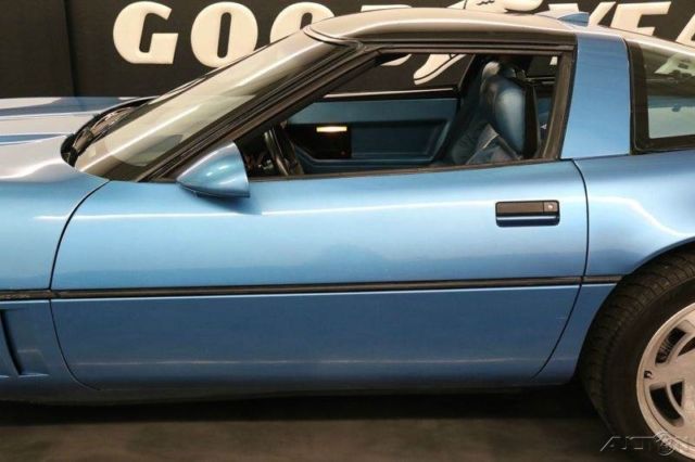 1989 Chevrolet Corvette Base 2dr Hatchback - photo 4