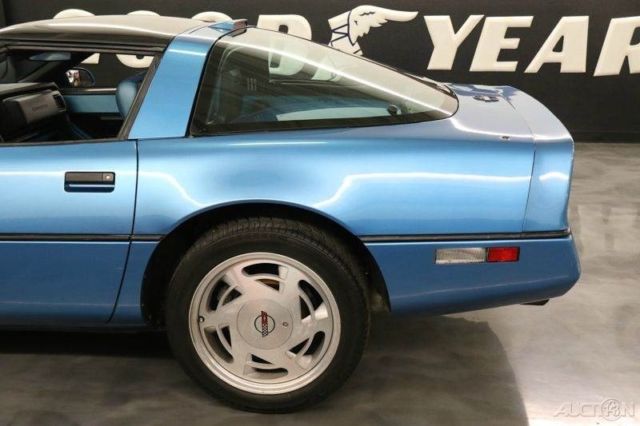 1989 Chevrolet Corvette Base 2dr Hatchback - photo 5