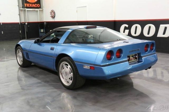 1989 Chevrolet Corvette Base 2dr Hatchback - photo 6