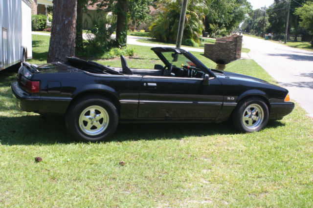 1989 Black Ford Mustang Convertible 331 MSD Autometer NOS 5-Speed 1989 Ford Mustang LX Convertible 2-Door
